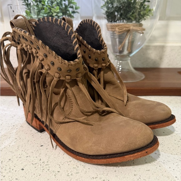 Fringed Tan Ankle Boots Leather - Picture 1 of 4